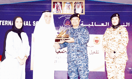 ബി.​ഡി.​എ​ഫ്​ ഓ​ഫി​സേ​ഴ്​​സ്​ ക്ല​ബ്​ ഡ​യ​റ​ക്ട​ർ അ​ൽ നൂ​ർ സ്‌​കൂ​ൾ സ​ന്ദ​ർ​ശി​ച്ചു