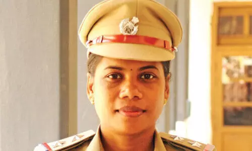 പെൺകുട്ടികൾ പഠിച്ചുവളരട്ടെ. പ്രാരാബ്ധവും കല്യാണവുമൊന്നും അതിന് തടസ്സമാകാതിരിക്കട്ടെ...-എസ്.ഐ സൗമ്യ പറയുന്നു