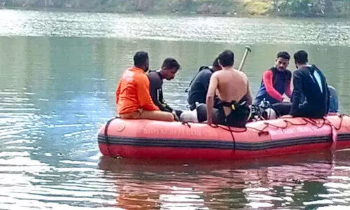 ആറ്റിൽ ചാടിയ വീട്ടമ്മയെ രക്ഷപ്പെടുത്തി