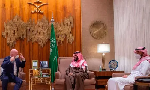 അമീർ മുഹമ്മദ്​ ബിൻ സൽമാനും ഫിഫ പ്രസിഡൻറ്​ ജിയാനി ഇൻഫാൻറിനോയും ചർച്ച നടത്തി