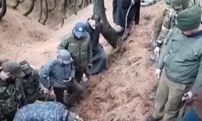 എട്ട് വയസുകാരനെ തട്ടിക്കൊണ്ടുപോയി കൊലപ്പെടുത്തിയ സ്ത്രീയും മകനും അറസ്റ്റിൽ