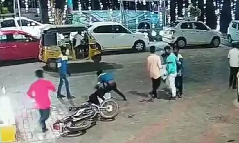 telangana man beaten to death in petrol bunk