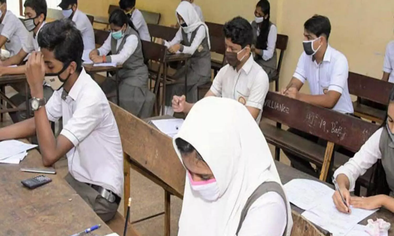 ജെ.ഇ.ഇ പരീക്ഷ: ഏപ്രിൽ 18, 20 തീയതികളിലെ പ്ലസ്​ ടു പരീക്ഷകൾ മാറ്റി