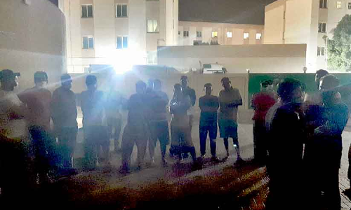 വെള്ളവും വൈദ്യുതിയുമില്ല; പൂട്ടിപ്പോയ കമ്പനിയിലെ തൊഴിലാളികൾക്ക് ദുരിതം