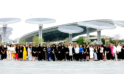 വനിതകൾക്ക് അഭിവാദ്യമർപ്പിച്ച് യു.എ.ഇ