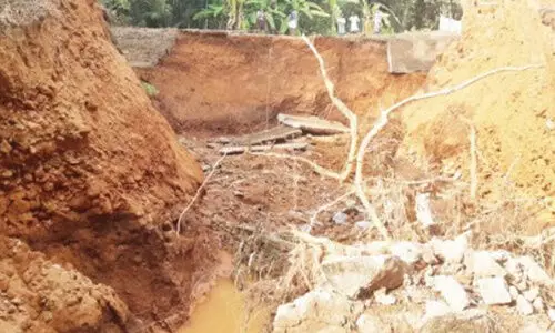 കുറ്റ്യാടി വലതുകര മെയിൻ കനാൽ ദുരന്തം; വടകര താലൂക്ക് വരൾച്ചയിലേക്ക് കുറ്റ്യാടി വലതുകര മെയിൻ കനാൽ ദുരന്തം; വടകര താലൂക്ക് വരൾച്ചയിലേക്ക്