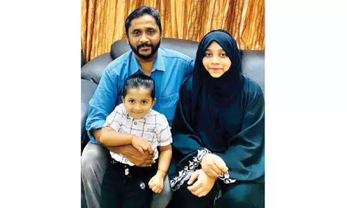 യുദ്ധഭൂമിയിൽനിന്ന് ആമിന നിദയും വീട്ടിലെത്തി യുദ്ധഭൂമിയിൽനിന്ന് ആമിന നിദയും വീട്ടിലെത്തി 