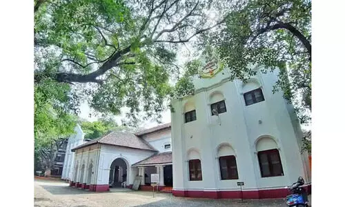 സാഹിത്യ അ​ക്കാ​ദ​മി ഭാ​ര​വാ​ഹി​ക​ൾ ചു​മ​ത​ല​യേ​റ്റു