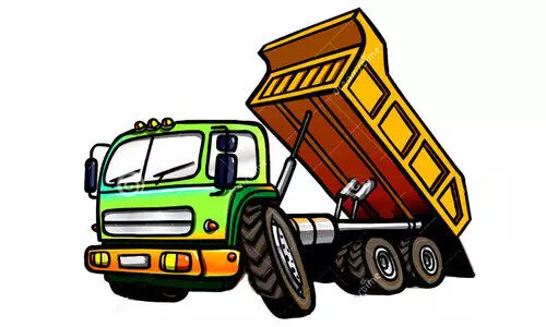 കൊച്ചി നഗരത്തിൽ മാലിന്യം നീക്കാൻ 100 വാഹനം; 62 എണ്ണവും കട്ടപ്പുറത്ത്