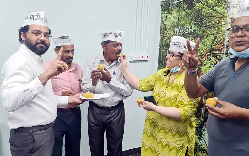 ആപ്പിെൻറ വിജയത്തില് ആഹ്ലാദിച്ച് ആം ആദ്മി ബഹ്റൈന് കൂട്ടായ്മ ആപ്പിെൻറ വിജയത്തില് ആഹ്ലാദിച്ച് ആം ആദ്മി ബഹ്റൈന് കൂട്ടായ്മ