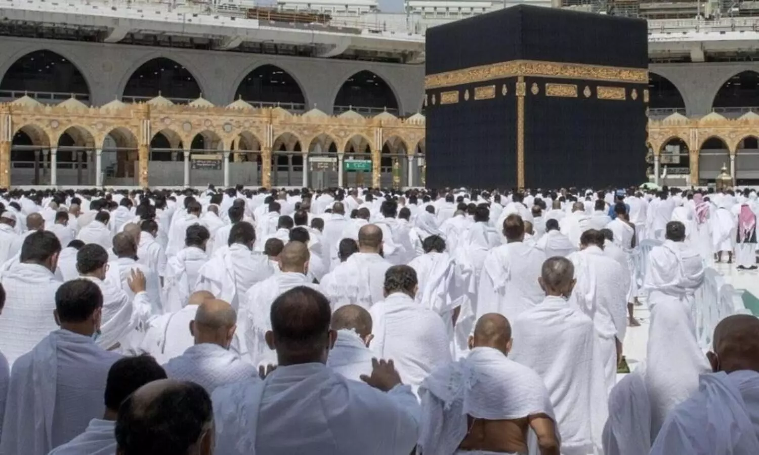 ഇരു ഹറമുകളും നിറഞ്ഞ് ജുമുഅ നമസ്കാരം