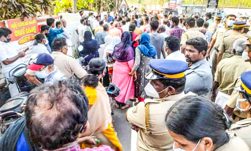 കെ-റെയിൽ: പ്രതിരോധം തീർത്ത് ജനങ്ങൾ