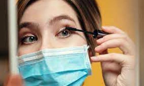 മാ​സ്​​ക്​ ഇ​ഫ​ക്​​ട്​ സൗ​ന്ദ​ര്യ​വ​ർ​ധ​ക വ​സ്തു​ക്ക​ളു​ടെ ഉ​പ​യോ​ഗം കു​റ​ഞ്ഞു