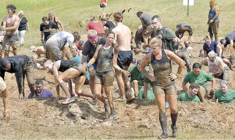 ചളിയിൽ കുളിച്ചാടാൻ ഫുജൈറ ചളിയിൽ കുളിച്ചാടാൻ ഫുജൈറ