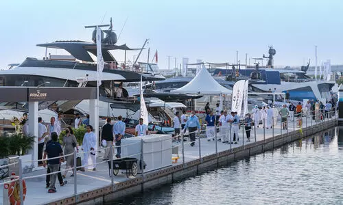 ദു​ബൈ അ​ന്താ​രാ​ഷ്ട്ര ബോ​ട്ട്​​ഷോ​യി​ൽ സ​ന്ദ​ർ​ശ​ക​രു​ടെ തി​ര​ക്ക്​