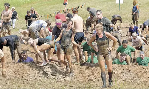 ച​ളി​യി​ൽ കു​ളി​ച്ചാ​ടാ​ൻ ഫു​ജൈ​റ