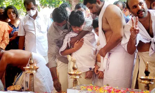 വർക്കല തീപിടിത്തത്തിൽ മരിച്ച അഞ്ചുപേർക്കും കണ്ണീരോടെ വിട