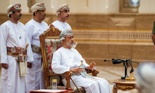 സുൽത്താന്‍റെ നിർദ്ദേശം: ഒമാനിൽ വിസ നിരക്കുകൾ കുറച്ചു