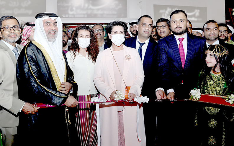 മലബാര് ഗോള്ഡ് ആൻഡ് ഡയമണ്ട്സ് 21 കാരറ്റ് എക്സ്ക്ലൂസീവ് ഷോറൂം തുറന്നു മലബാര് ഗോള്ഡ് ആൻഡ് ഡയമണ്ട്സ് 21 കാരറ്റ് എക്സ്ക്ലൂസീവ് ഷോറൂം തുറന്നു