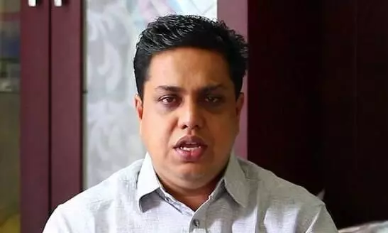 തൂണ് പറിച്ചാൽ അടിയൊക്കെ കിട്ടും, ഇനി കളിച്ചാൽ ഇനിയും കിട്ടും; കെ. റെയിൽ സമരത്തിനെതിരെ ഷംസീർ എം.എൽ.എ തൂണ് പറിച്ചാൽ അടിയൊക്കെ കിട്ടും, ഇനി കളിച്ചാൽ ഇനിയും കിട്ടും; കെ. റെയിൽ സമരത്തിനെതിരെ ഷംസീർ എം.എൽ.എ