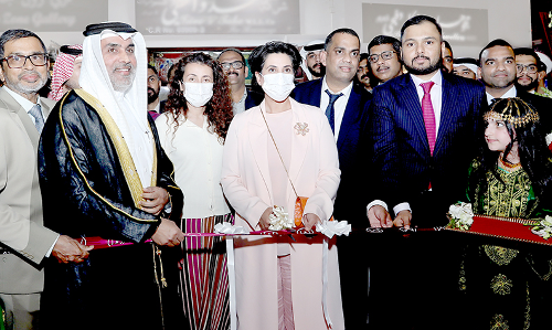 മലബാര്‍ ഗോള്‍ഡ് ആൻഡ് ഡയമണ്ട്സ് 21 കാരറ്റ് എക്സ്‌ക്ലൂസീവ് ഷോറൂം തുറന്നു