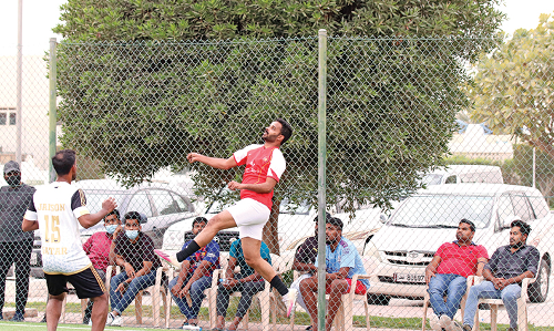 കെ.എം.സി.സി ഫൈവ്സ് ഫുട്ബാളിന് തുടക്കം