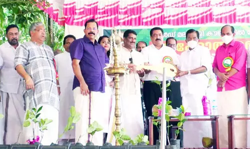 വേള്‍ഡ് മലയാളി കൗണ്‍സില്‍ ഗ്ലോബല്‍ ഗ്രീന്‍ വില്ല: എട്ടു വീടുകളുടെ താക്കോല്‍ കൈമാറി