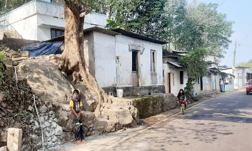 പൊന്നുവിളയിച്ച മണ്ണില്‍ ഇന്നും അന്യർ