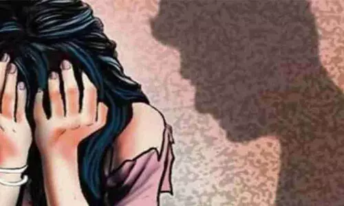 ലൈംഗികാതിക്രമത്തിന് കേസ് നൽകി; പെൺകുട്ടിക്കും കുടുംബത്തിനും ഭ്രഷ്ടുമായി ഗ്രാമവാസികൾ