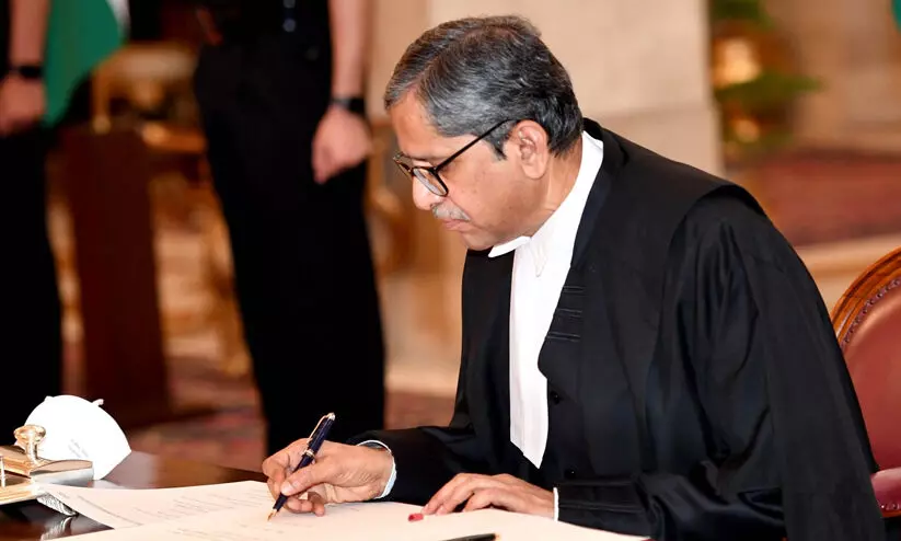 മുദ്ര വെച്ച കവർ സുപ്രീംകോടതിയിൽ നൽകേണ്ട, അതു ഞങ്ങൾക്കു വേണ്ട: ചീഫ് ജസ്റ്റിസ് എൻ.വി രമണ മുദ്ര വെച്ച കവർ സുപ്രീംകോടതിയിൽ നൽകേണ്ട, അതു ഞങ്ങൾക്കു വേണ്ട: ചീഫ് ജസ്റ്റിസ് എൻ.വി രമണ