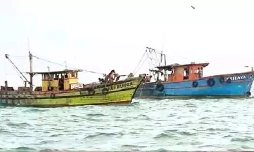 കടലിൽ കുടുങ്ങിയ മത്സ്യത്തൊഴിലാളികളെ രക്ഷപ്പെടുത്തി