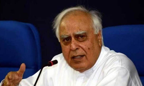 കോൺഗ്രസിന്‍റെ പരാജയം അപ്രതീക്ഷിതമല്ല; ഗാന്ധികുടുംബം മാറിനിൽക്കട്ടെ, മറ്റുള്ളവർക്ക് അവസരം നൽകൂ -കപിൽ സിബൽ