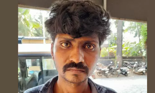 പട്ടാപ്പകൽ വീട്ടിൽ കയറി മാല പൊട്ടിക്കാൻ ശ്രമിച്ച യുവാവിനെ നാട്ടുകാർ പിടികൂടി