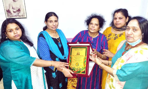 സുജാത ഹരിദാസിന്  കെ.കെ.പി.എ യാത്രയയപ്പ്