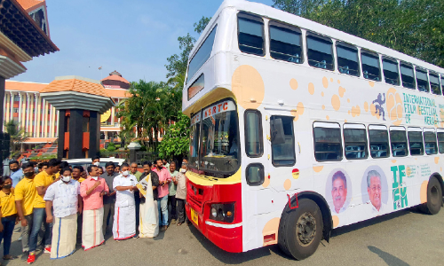 ഐ.എഫ്.എഫ്‌.കെ: ഡബിള്‍ ഡക്കര്‍ ഓടിത്തുടങ്ങി