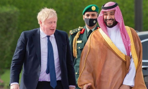 ബ്രിട്ടീഷ് പ്രധാനമന്ത്രി സൗദിയിലെത്തി കിരീടാവകാശി അമീർ മുഹമ്മദ് ബിൻ സൽമാനുമായി ചർച്ച നടത്തി
