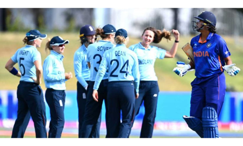 വനിത ലോക കപ്പ് ക്രിക്കറ്റ്; കളിമറന്നു, ഇന്ത്യ തോറ്റു വനിത ലോക കപ്പ് ക്രിക്കറ്റ്; കളിമറന്നു, ഇന്ത്യ തോറ്റു