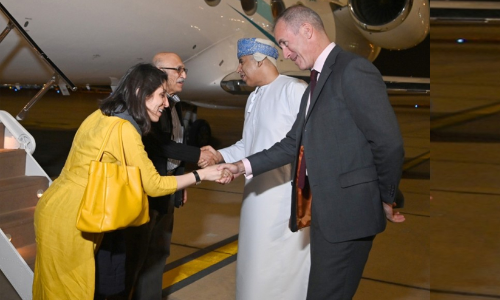 ഇറാൻ മോചിപ്പിച്ച ബ്രിട്ടീഷ്​ പൗരൻമാർ ഒമാനിൽ എത്തി