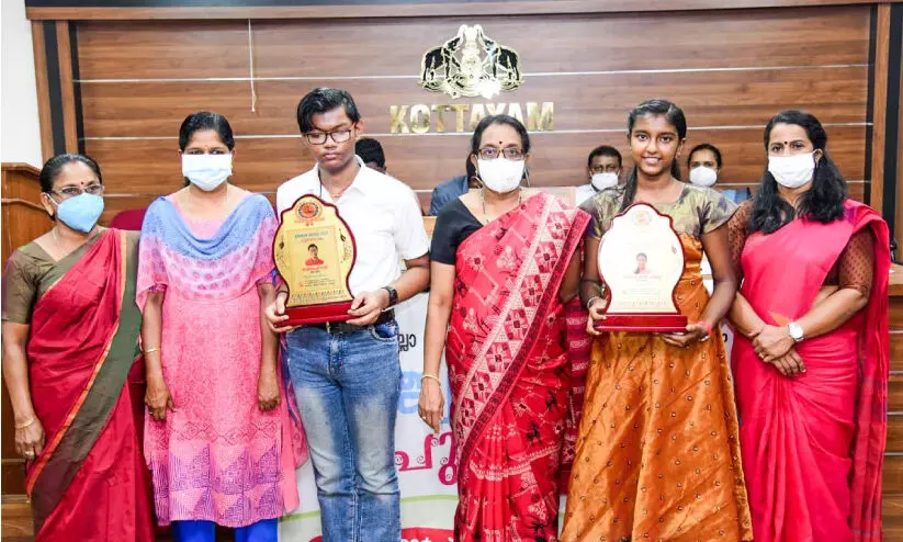 ഉജ്ജ്വല ബാല്യപുരസ്കാരത്തിൽ തിളങ്ങി അലീനയും അഖിലേഷും ഉജ്ജ്വല ബാല്യപുരസ്കാരത്തിൽ തിളങ്ങി അലീനയും അഖിലേഷും