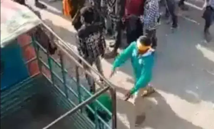 ആദിവാസി പെൺകുട്ടികൾക്കെതിരെ പട്ടാപ്പകൽ ബലാൽസംഗ ശ്രമം; നാലുപേർക്കെതിരെ എൻ.എസ്.എ ചുമത്തി ആദിവാസി പെൺകുട്ടികൾക്കെതിരെ പട്ടാപ്പകൽ ബലാൽസംഗ ശ്രമം; നാലുപേർക്കെതിരെ എൻ.എസ്.എ ചുമത്തി