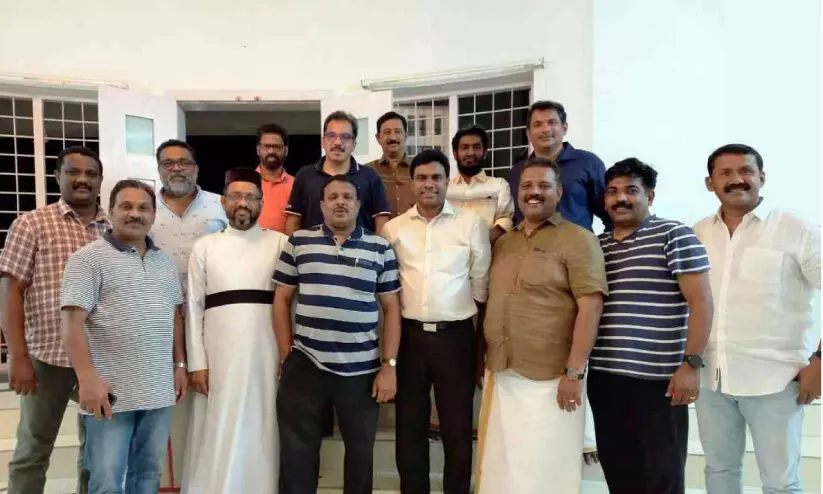 നാടിന്റെ ഹരിതസ്മരണകളുമായി അവർ വീണ്ടും ഒത്തുചേർന്നു നാടിന്റെ ഹരിതസ്മരണകളുമായി അവർ വീണ്ടും ഒത്തുചേർന്നു