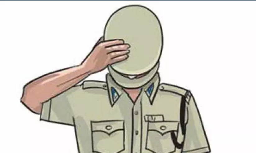 ആളുമാറി പിടികൂടിയ ഓട്ടോ ഡ്രൈവറുടെ ​നട്ടെല്ലൊടിച്ച്​ പൊലീസ്​; അബദ്ധം മനസ്സിലാക്കിയപ്പോൾ ഉഴിച്ചിലിന്​ 500 രൂപയും