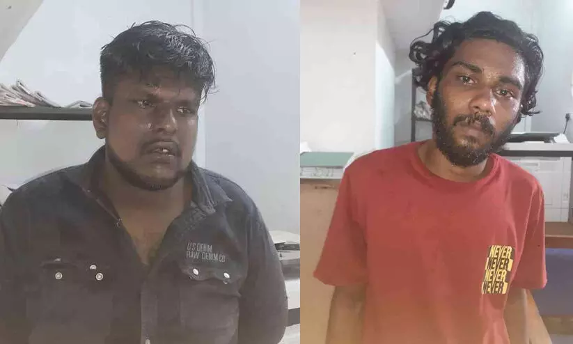 യാത്രക്കാരന്‍റെ  പണവും മൊബൈൽ ഫോണും പിടിച്ചുപറിച്ച രണ്ടു പേർ പിടിയിൽ