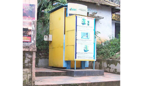 നഗരത്തിൽ ഇടറോഡുകൾ മൂത്രപ്പുരകളാകുന്നു; ആവശ്യത്തിന് ശൗചാലയങ്ങളില്ലാത്തതും ദുരിതം