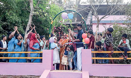 വിദ്യാർഥികൾക്ക് കിഡ്സ് പാർക്ക് ഒരുക്കി വിരമിച്ച പ്രധാനാധ്യാപിക