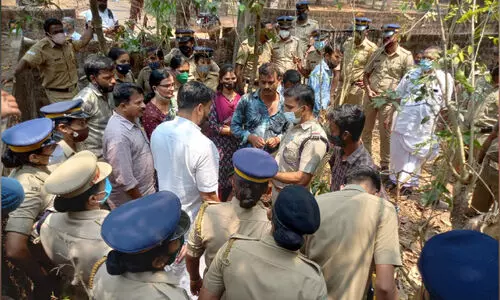 പ്രതിഷേധങ്ങൾക്കിടെ ഉദുമയിൽ സിൽവർലൈൻ കല്ലുകൾ നാട്ടി