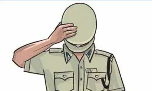 ആളുമാറി പിടികൂടിയ ഓട്ടോ ഡ്രൈവറുടെ ​നട്ടെല്ലൊടിച്ച്​ പൊലീസ്​; അബദ്ധം മനസ്സിലാക്കിയപ്പോൾ ഉഴിച്ചിലിന്​ 500 രൂപയും