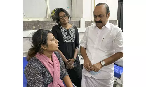 എസ്.എഫ്.ഐ പ്രവർത്തകർ കൂട്ടം ചേർന്ന് വലിച്ചിഴച്ച്​ ക്രൂരമായി മർദിച്ചെന്ന്​ സഫ്​ന