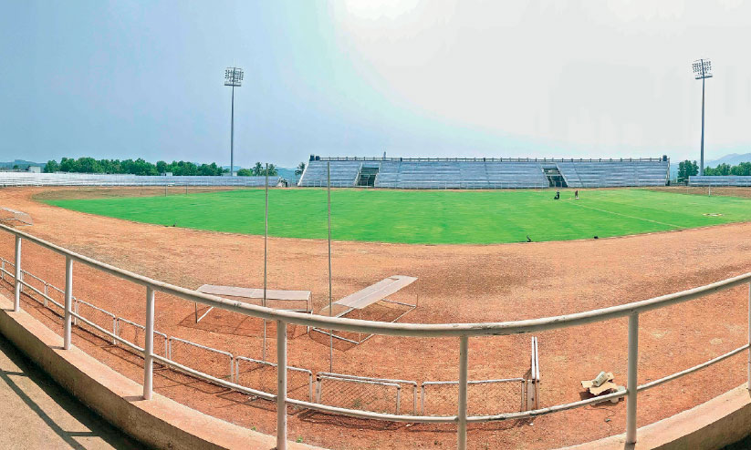 സന്തോഷ് ട്രോഫി: പയ്യനാട്ട് ഒരുക്കം പയ്യപ്പയ്യെ സന്തോഷ് ട്രോഫി: പയ്യനാട്ട് ഒരുക്കം പയ്യപ്പയ്യെ