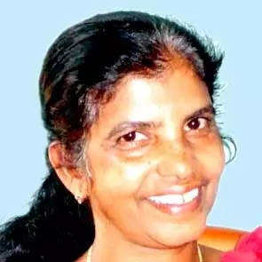 റോ​സ​മ്മ ടീ​ച്ച​ര്‍